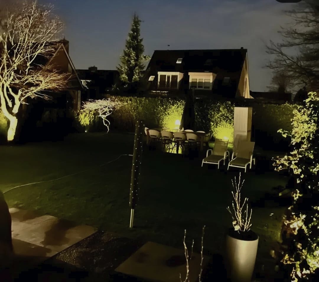 Tuinverlichting in de avond